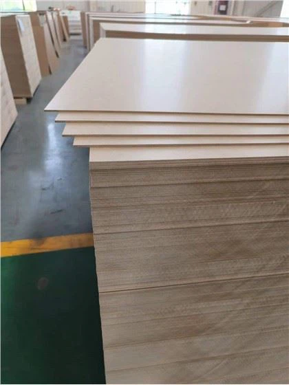Melamina wiċċ doppju MDF 2100x2800mm