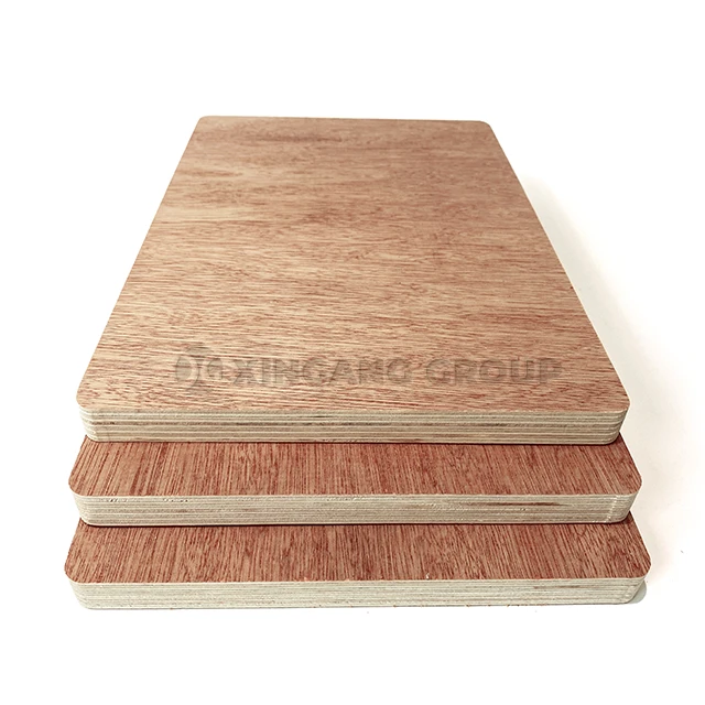 Fabbrika Daqs Custom Bintangor/okoume Fuljetta Bookshelf Plywood E1 kolla Plywood Kummerċjali
